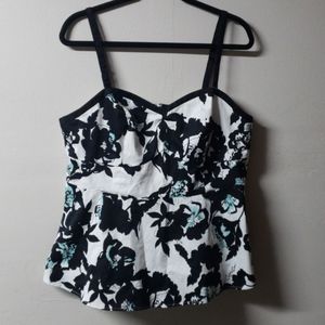 NWT Sz 1 Torrid Floral Peplum Tank